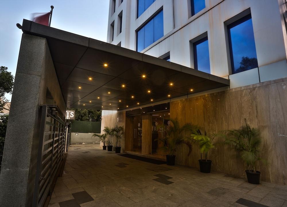 H Hotel Chennai Bagian luar foto